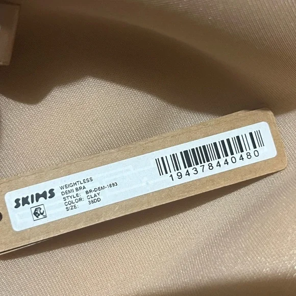 *NWT* SKIMS Weightless Demi Bra - Clay - Picture 3 of 3
